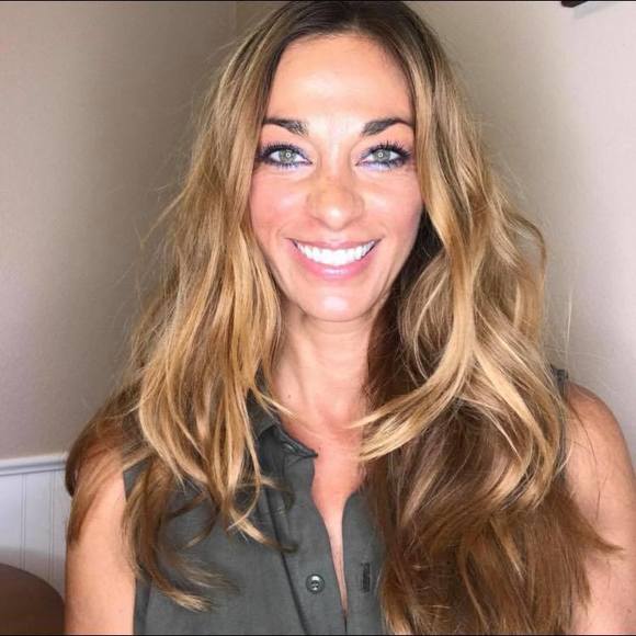 Meet your Posher, Leslie - Picture 1 of 1